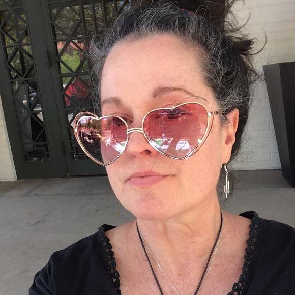 Meet your Posher, Rita T - Picture 1 of 1